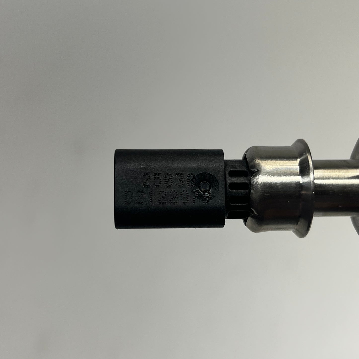 JOHN DEERE Genuine OEM EGR Temperature Sensor Multi Application DZ122879
