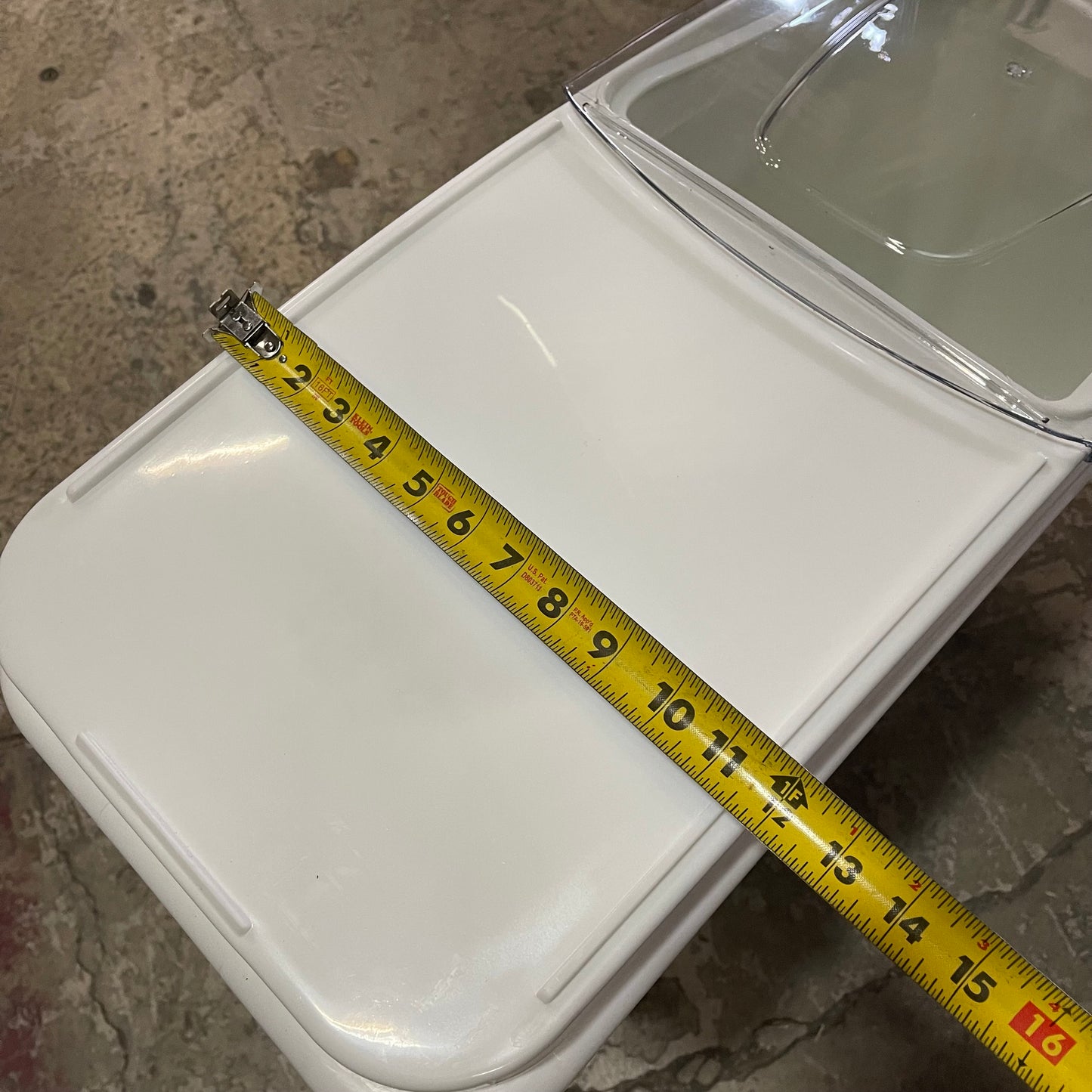 BAKER’S LANE Mobile Ingredient Bin 21 Gal White 176BIN21GL
