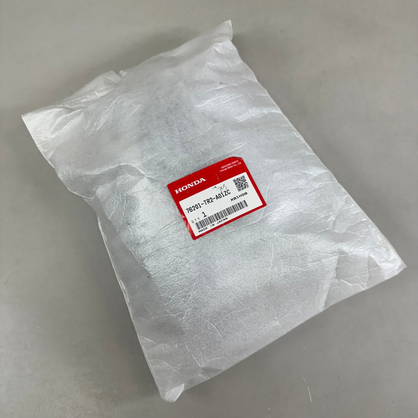 HONDA Passenger Side Skull Cap For Honda Civic Black 76201-TR2-A01ZC