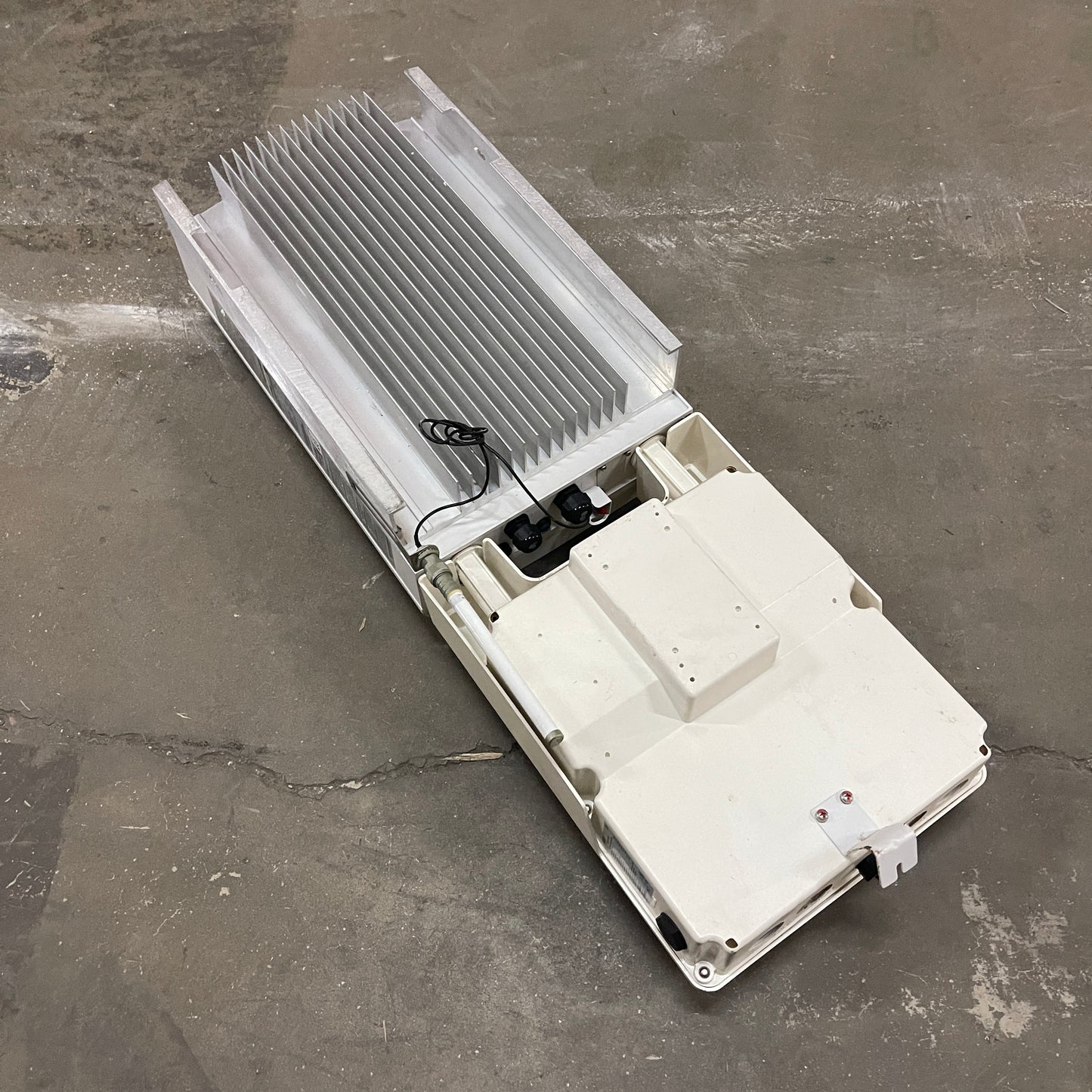 SOLAREDGE Storedge Inverter Equipment SE3800A & BCU-1PH-USS (For Parts, Not Tested)