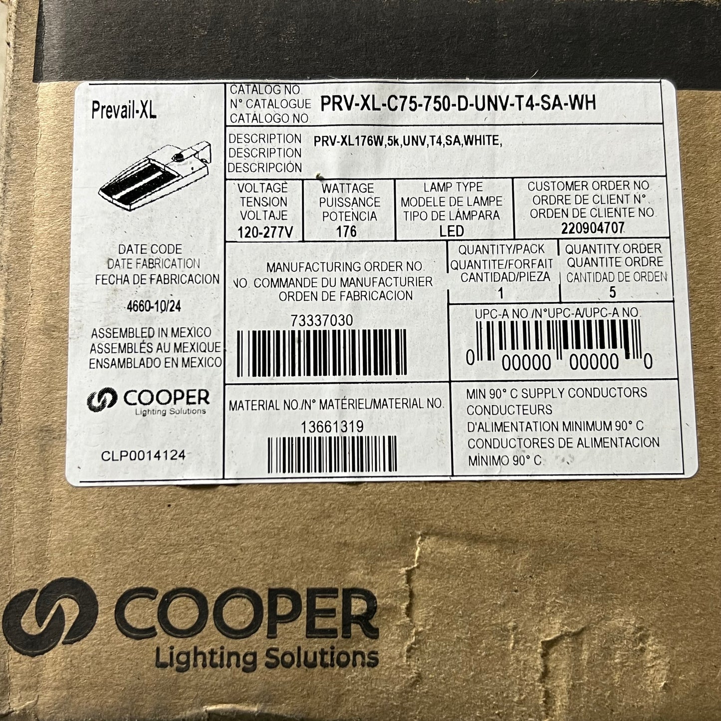 COOPER LIGHTING SOLUTIONS Area Light 120-277V 50/60Hz Sz 32.5" L X 17" W White