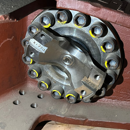 AXLE TECH Large Axle Assembly 200318060 Batch B80545098 Red Used