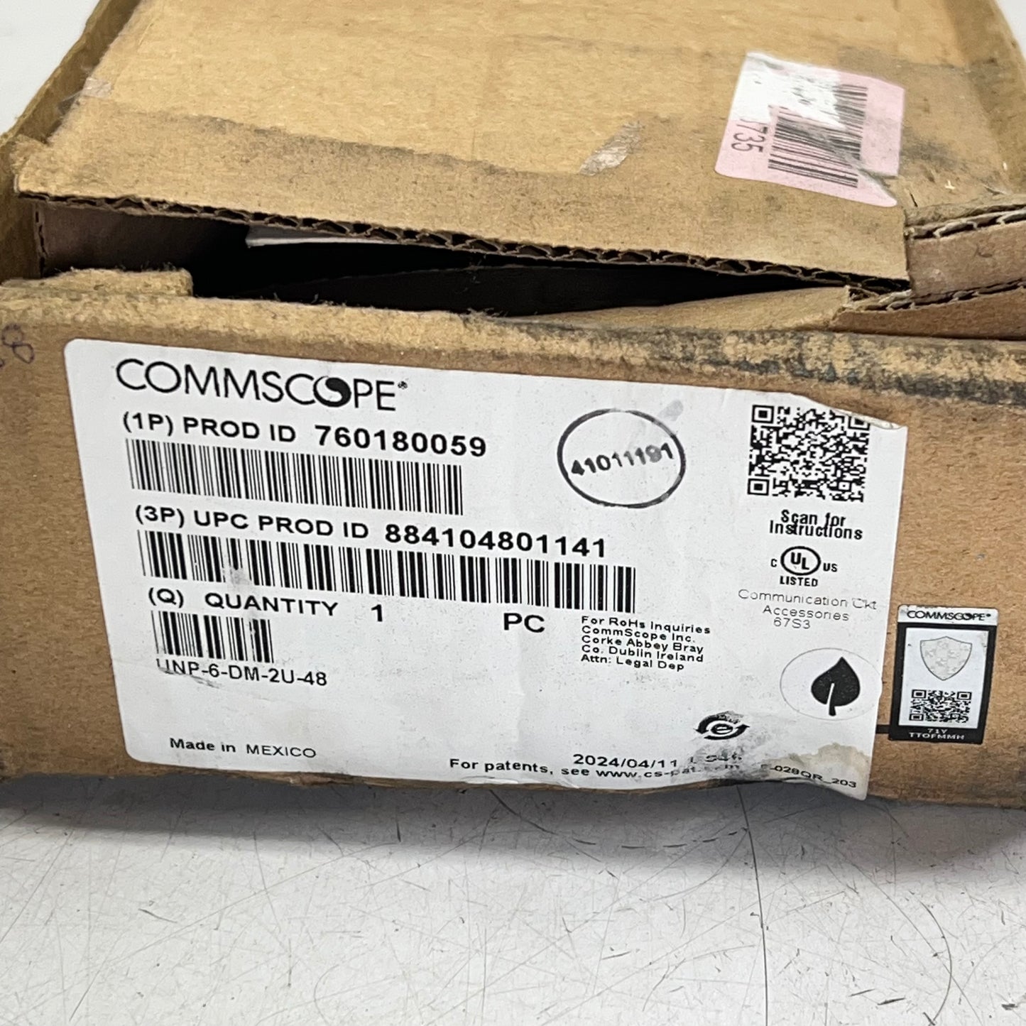 COMMSCOPE Patch Port Cat 6 48 Port 2U UTP Black UNP-6-DM-2U-48 (Distressed Packaging)