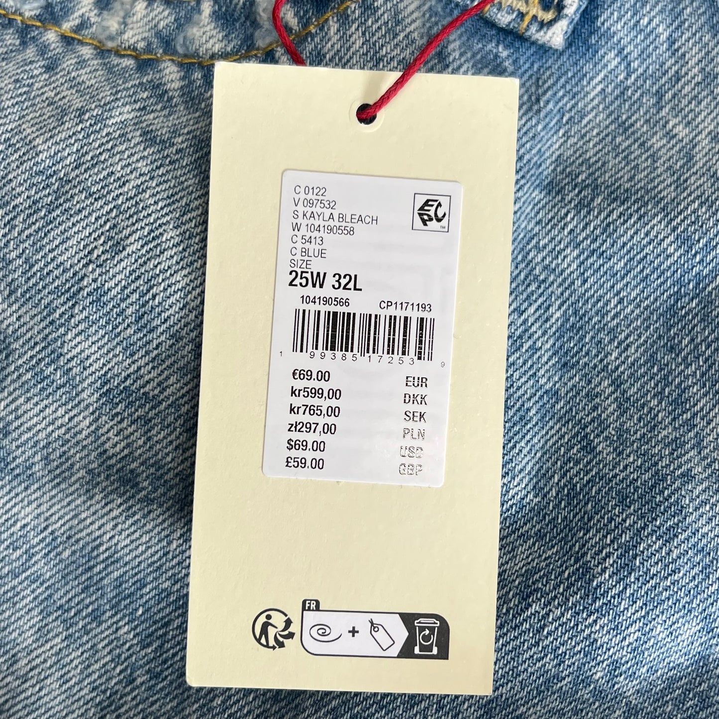 URBAN OUTFITTERS Kayla Low Rider Wide Leg Jeans Women's Sz 25W 32L Bleach