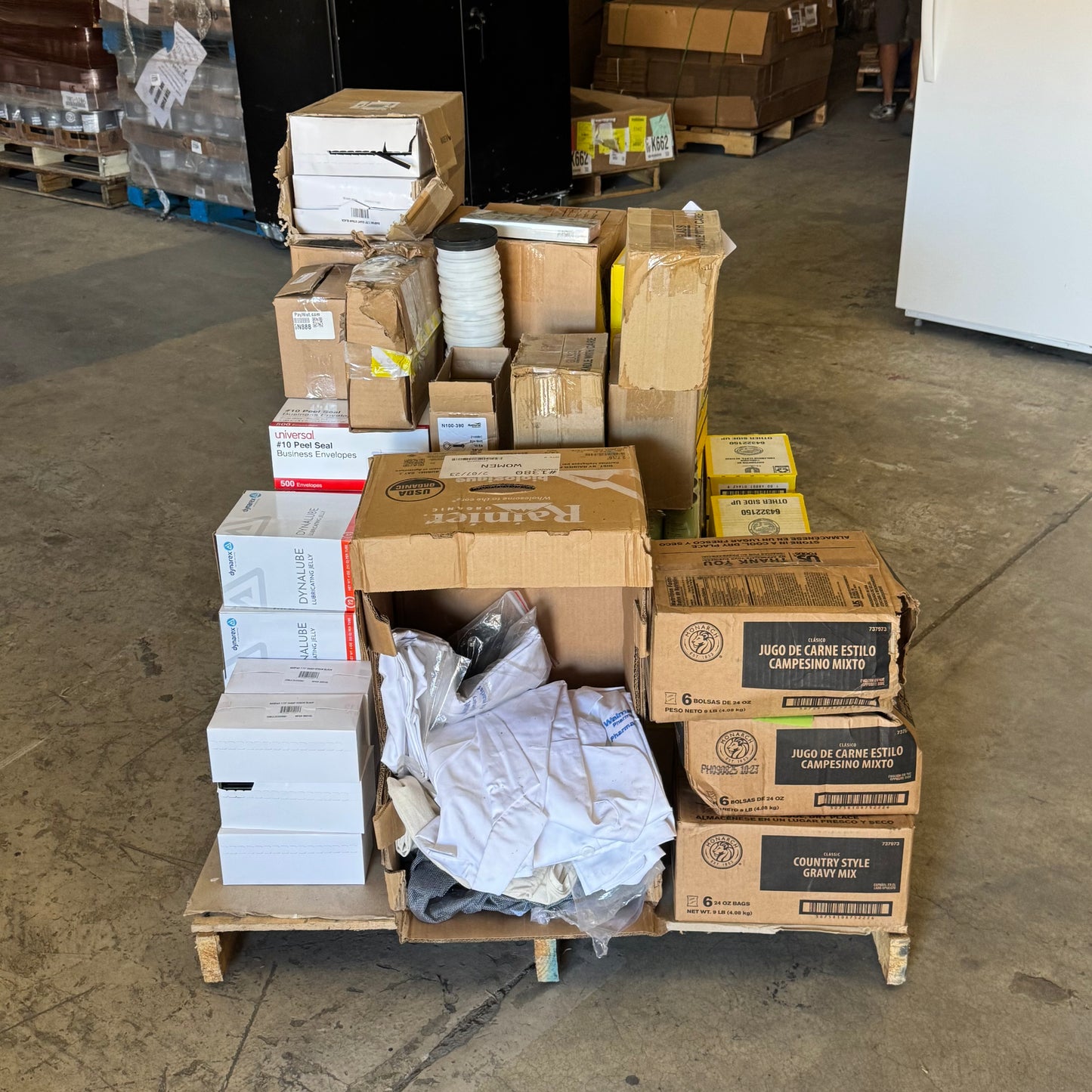 ZA@ Pallet of Mixed Mayonnaise Dressing, Clothes, Lubricating Jelly, Straw, Gravy Mix, Etc… (AS-IS)