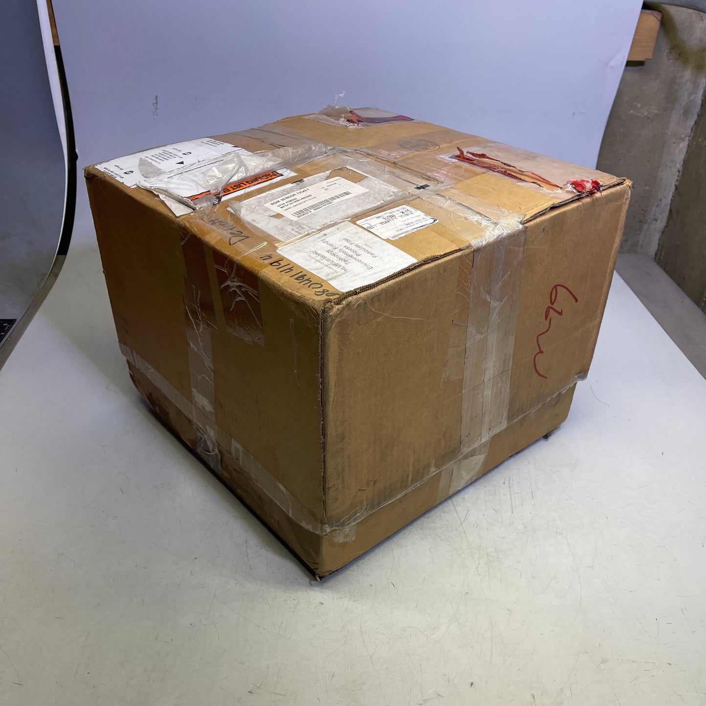 ZA@ Pallet of DETROIT DIESEL Particulate Filter 6804914194 (AS-IS)