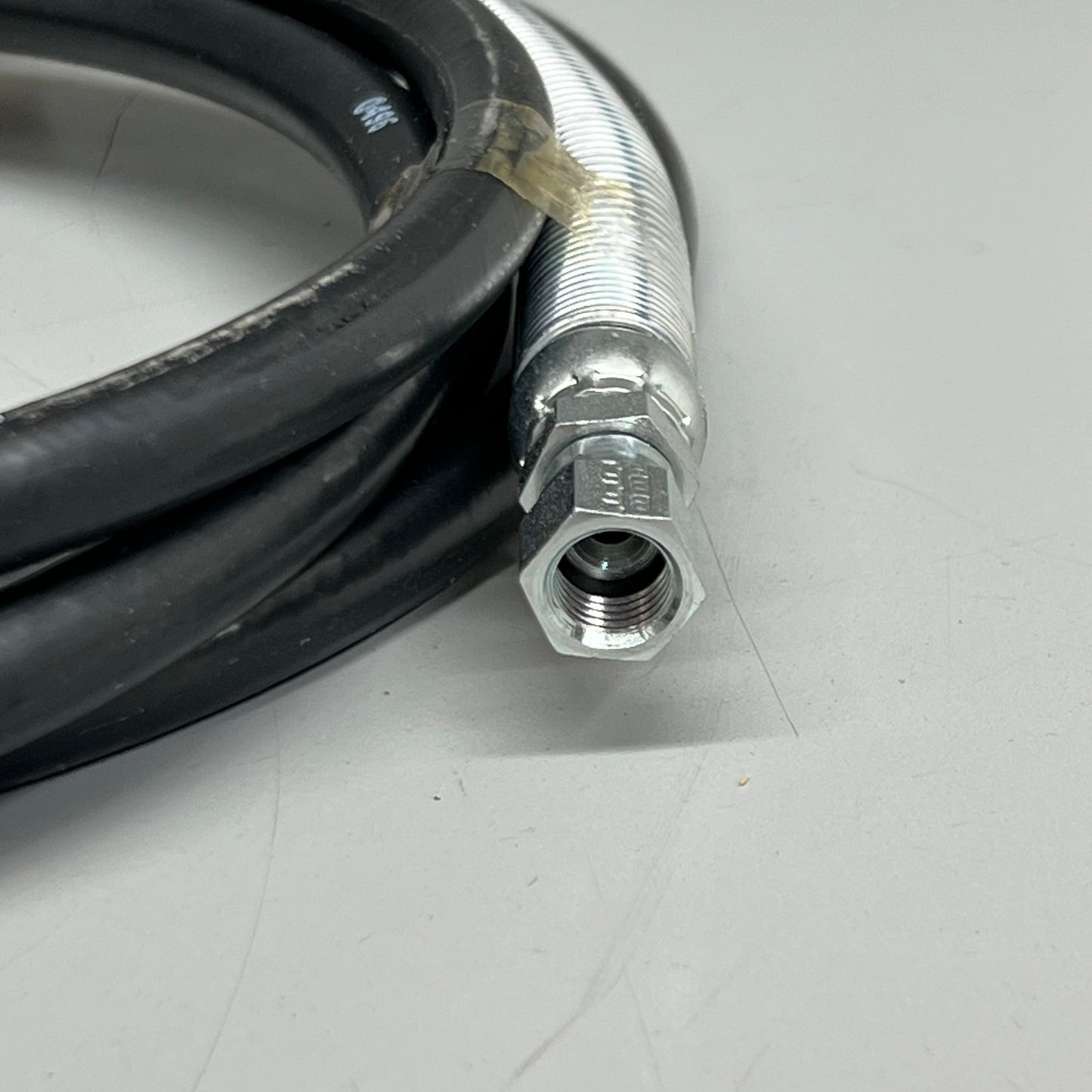 SPRAYING SYSTEMS CO. 1/4" X 12ft Spray Hose Black LJC6102