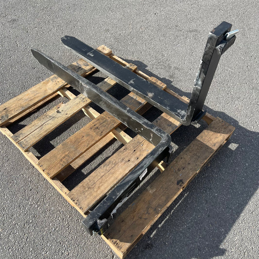 Z@ UNBRANDED Heavy-duty Forklift Forks 60”x4" 16” Carriage Class 2 (New)