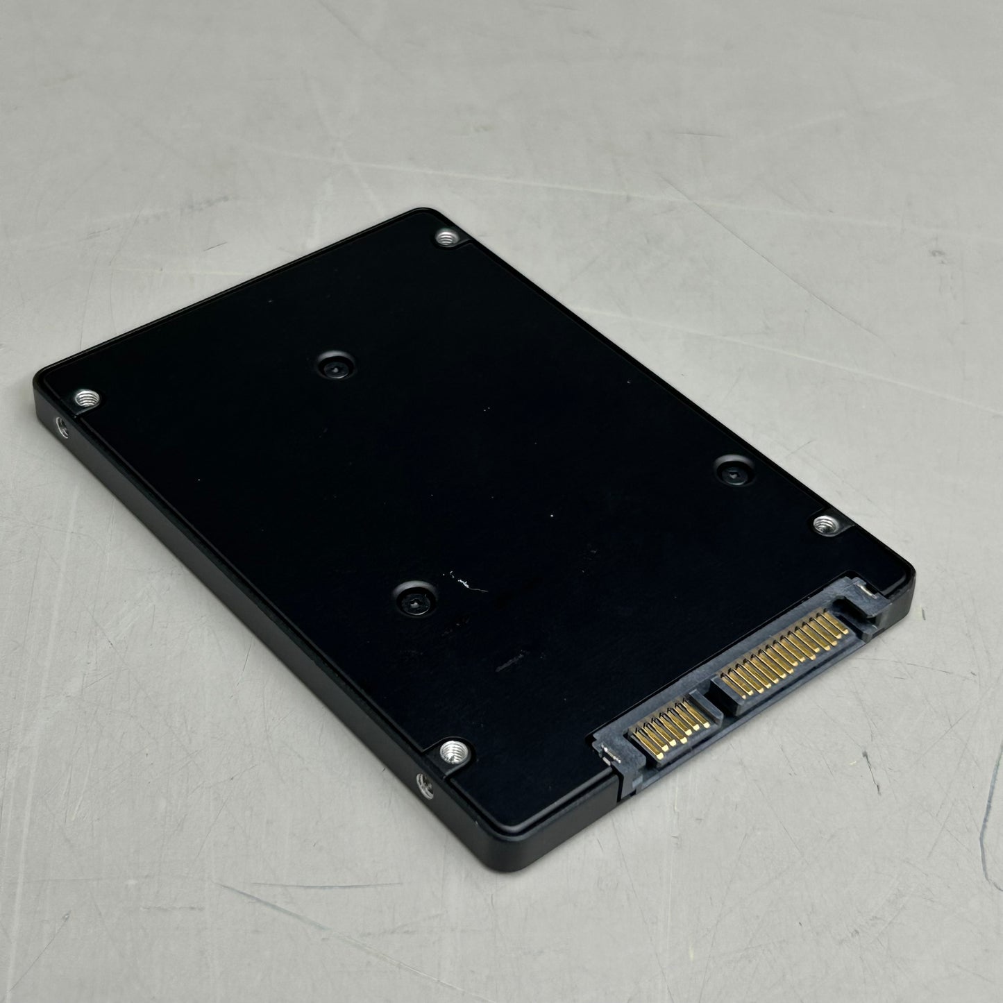 DELL Multi Level Cell SFF Sata Mixed-Use SSD 960GB MZ7LM960HMJP0D3z USED