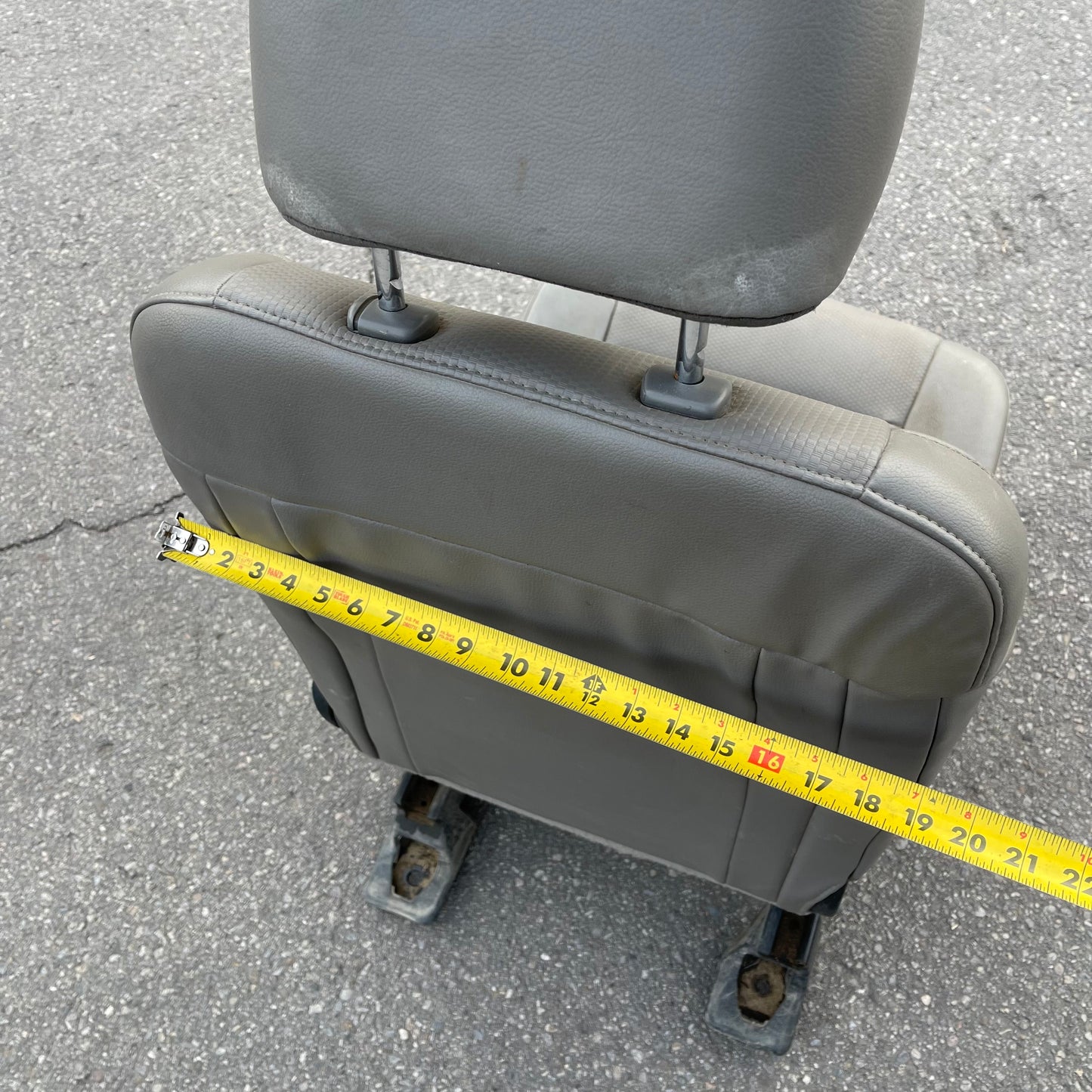 ZA@ Pallet of FORD F-250/F-150 Front Seat (USED)