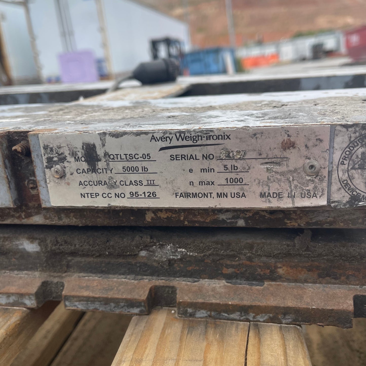 Z@ AVERY Weigh-Tronix Forklift Scale, 5000 lbs Capacity, Accuracy Class III, QTLTSC-05 (AS-IS) Roughly 415 lbs