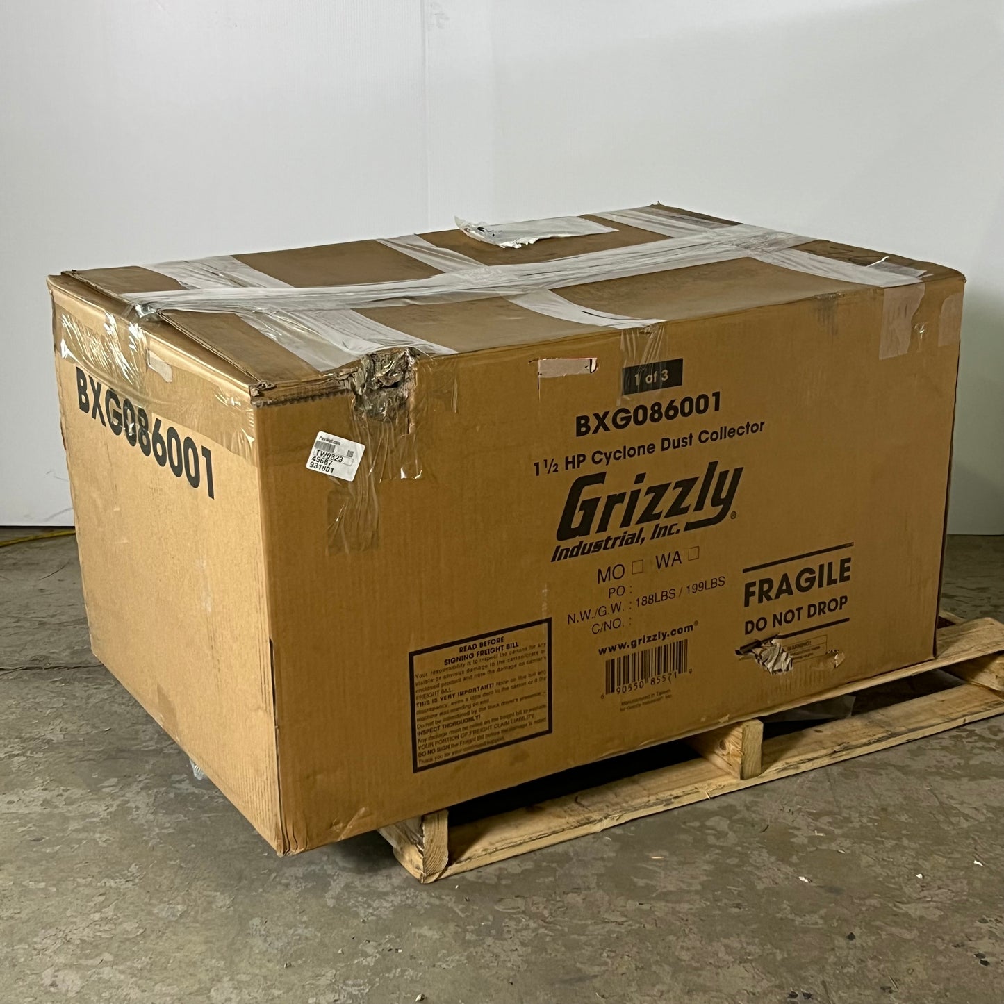 GRIZZLY INDUSTRIAL (1 Box) 1 1/2 HP Cyclone Dust Collector 28" W x 42" L x 23" H
