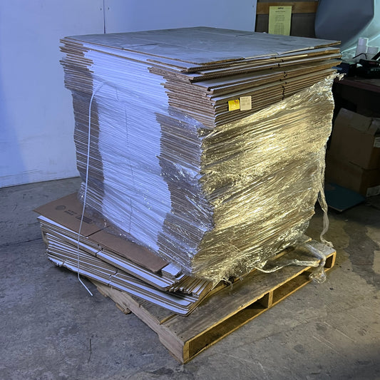 ZA@ Pallet of White Boxes Sz 16 x 16 x 16