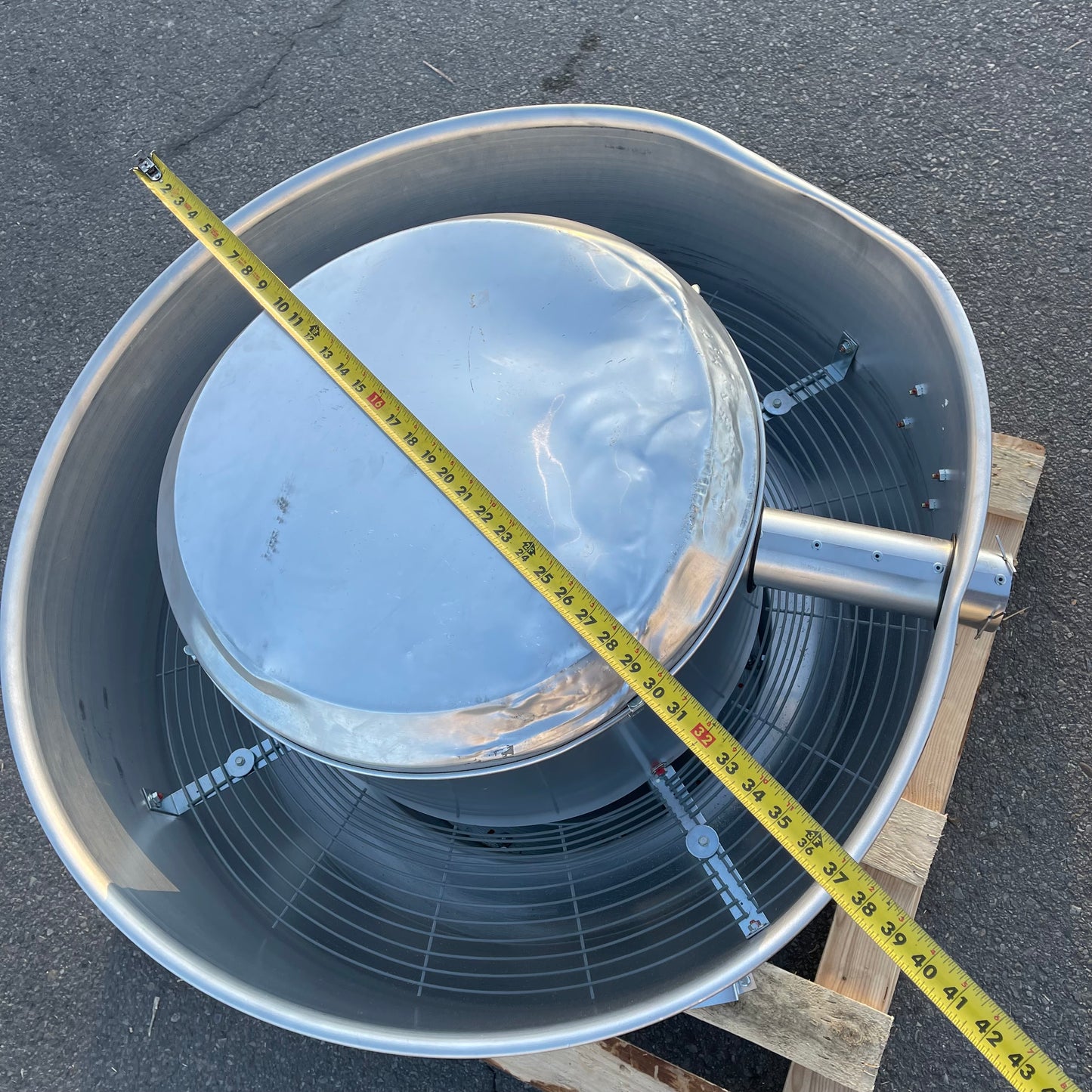 CANARM HVAC Up Last Roof Exhaust Fan 16.5” ALUMINUM ALX165-UD100EC