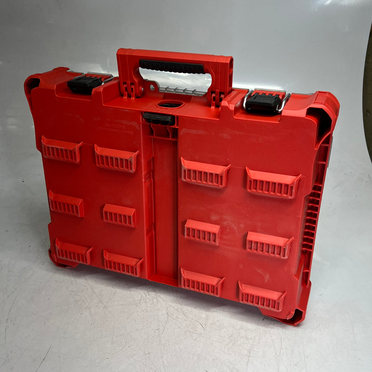 ZA@ MILWAUKEE Packout Case W/ Hardware 20"x14"x5" Red/Black (Used)