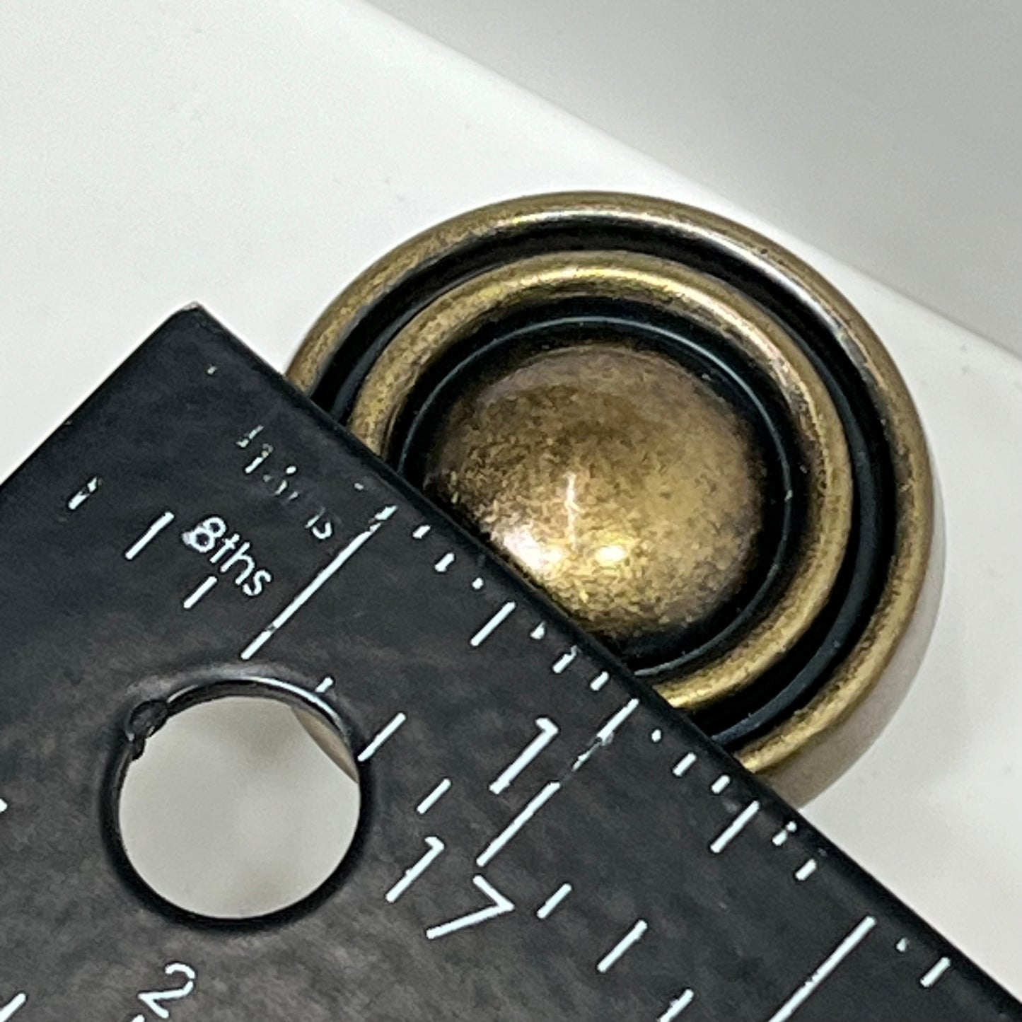 MAINSTAYS(10 PACK) Traditional Cabinet Knobs 1" Screws 1-3/16 Dia Antique Brass