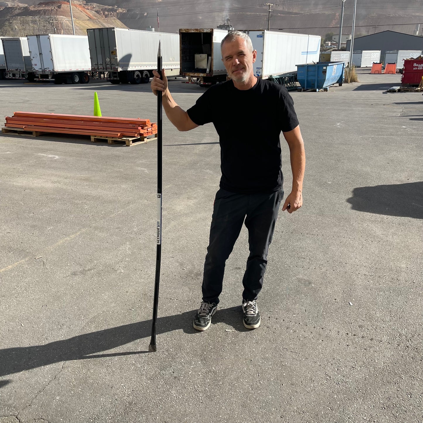 ZA@ SEYMOUR S400 Jobsite San Angelo Bar 71”x2” Black 85367 (AS-IS, Slightly Bent)