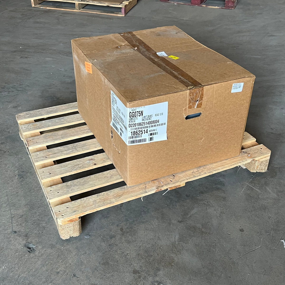 STERLING Low Profile Gas Unit Heater Power Vented 75,000 Grey GG075A1NSA11