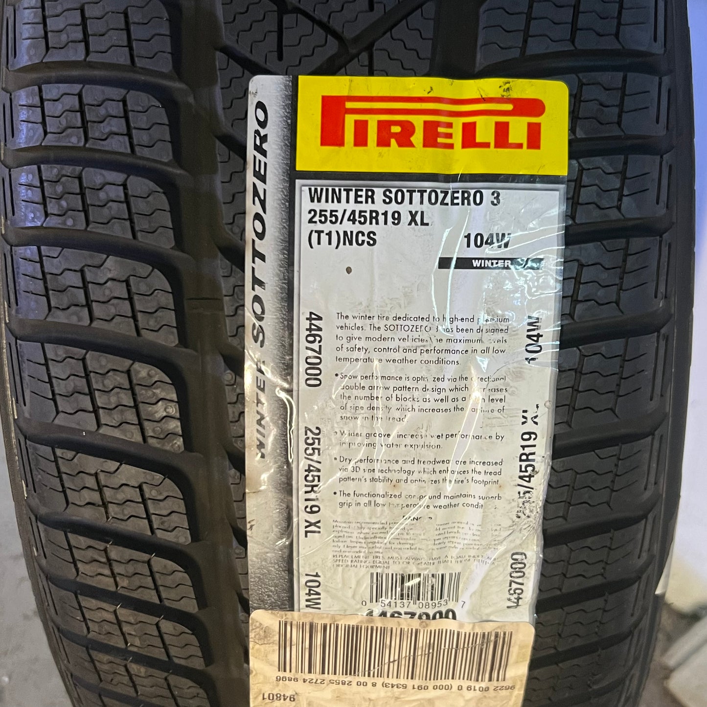 ZA@ PIRELLI Winter Sottozero 3 Tire 255/45R19 XL, DOT 2624 (New)