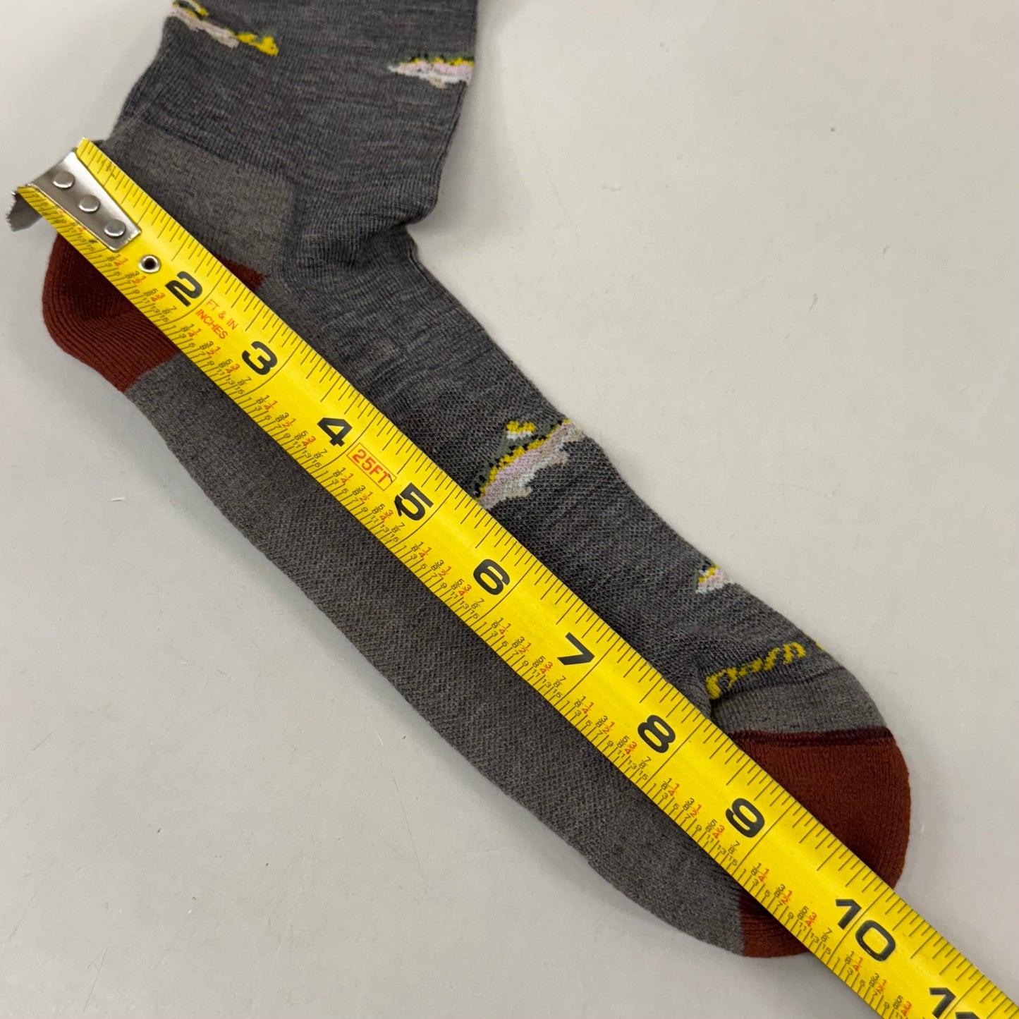 DARN TOUGH Lifestyle Fish Socks Crew Lightweight Merino Wool Men SZ XL 12.5-14.5 Taupe