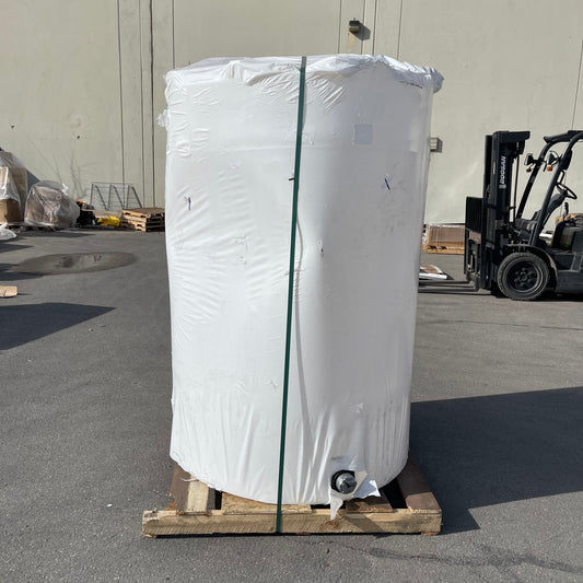 ZA@ Pallet of MIXED Vertical Polyethylene Tank 550 gal 3662K11 (AS-IS)