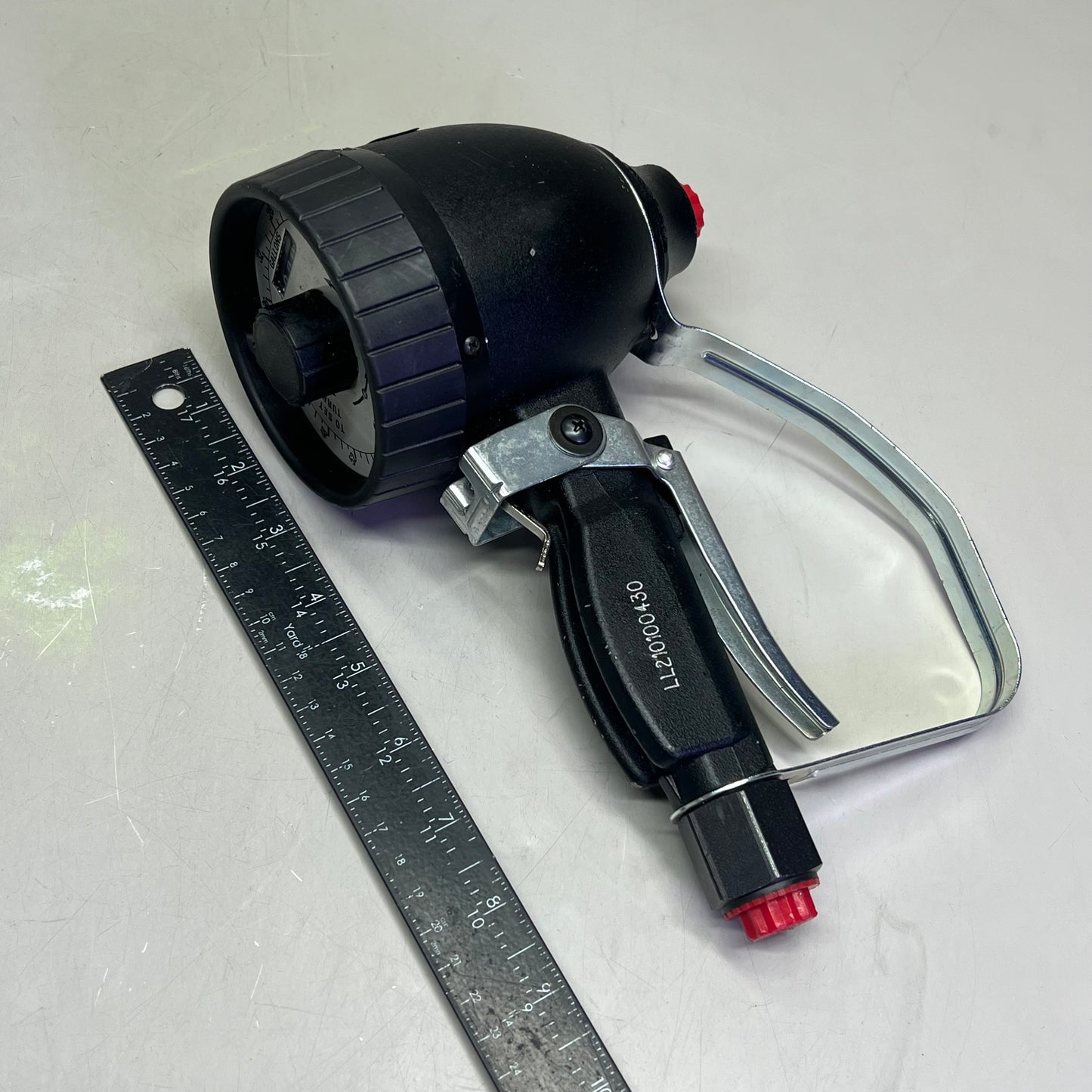 LINCOLN Mechanical Meter W/ 1,000 PSI/69 Bar Max Pressure 1/2" 3868 (Used)