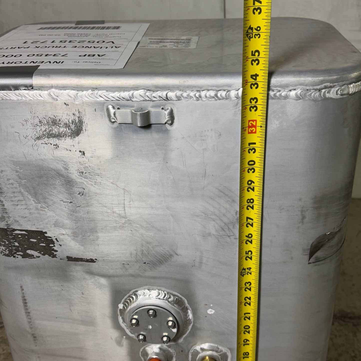 ALLIANCE Aluminum Fuel Tank Sz 33.5” H x 21” L x 13.5 W ABP 73450 0000 Dirty