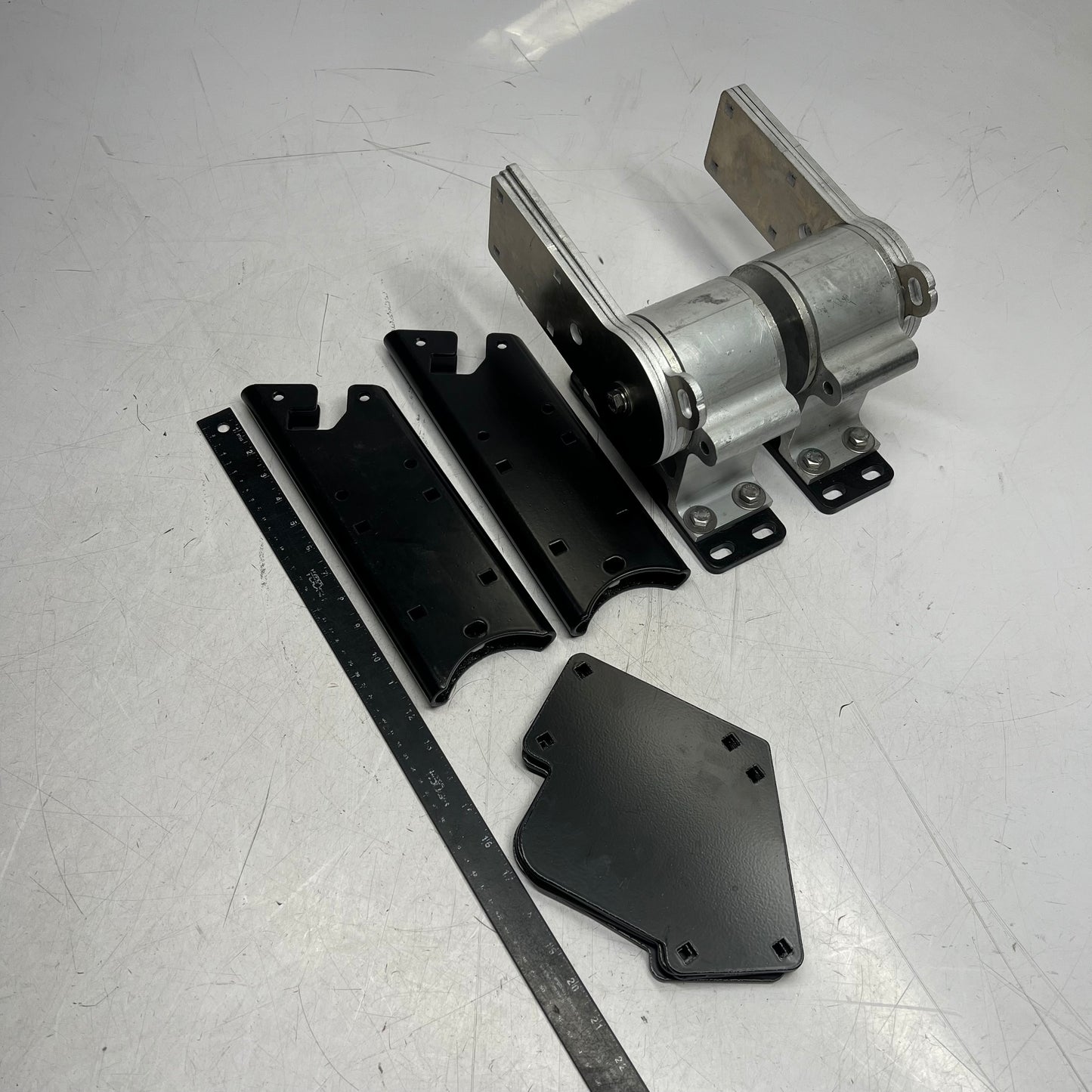 TIE DOWN Nauti Steps Lite Steps Mounting Bracket/pivot Hinge Black