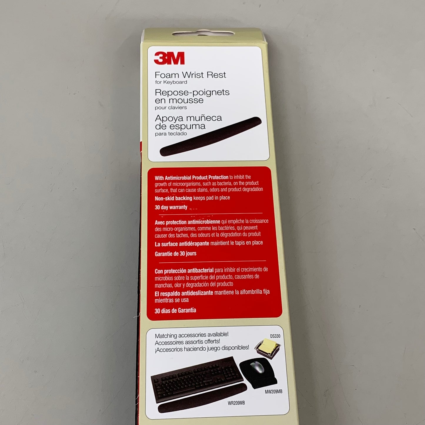 3M Foam Wrist Rest Compact w/ Antimicrobial Product Protection 18" Black WR209MB