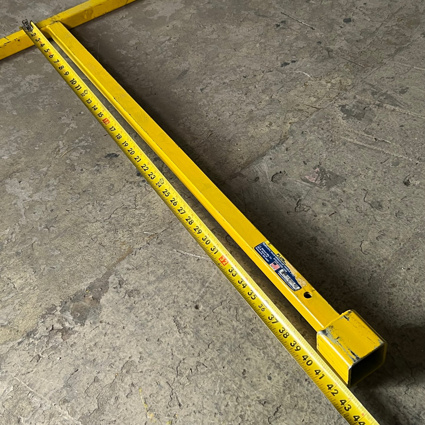 PLUMB-PRO Telescopic Valve Wrench 24" Handle 3-1/2' 402 Yellow