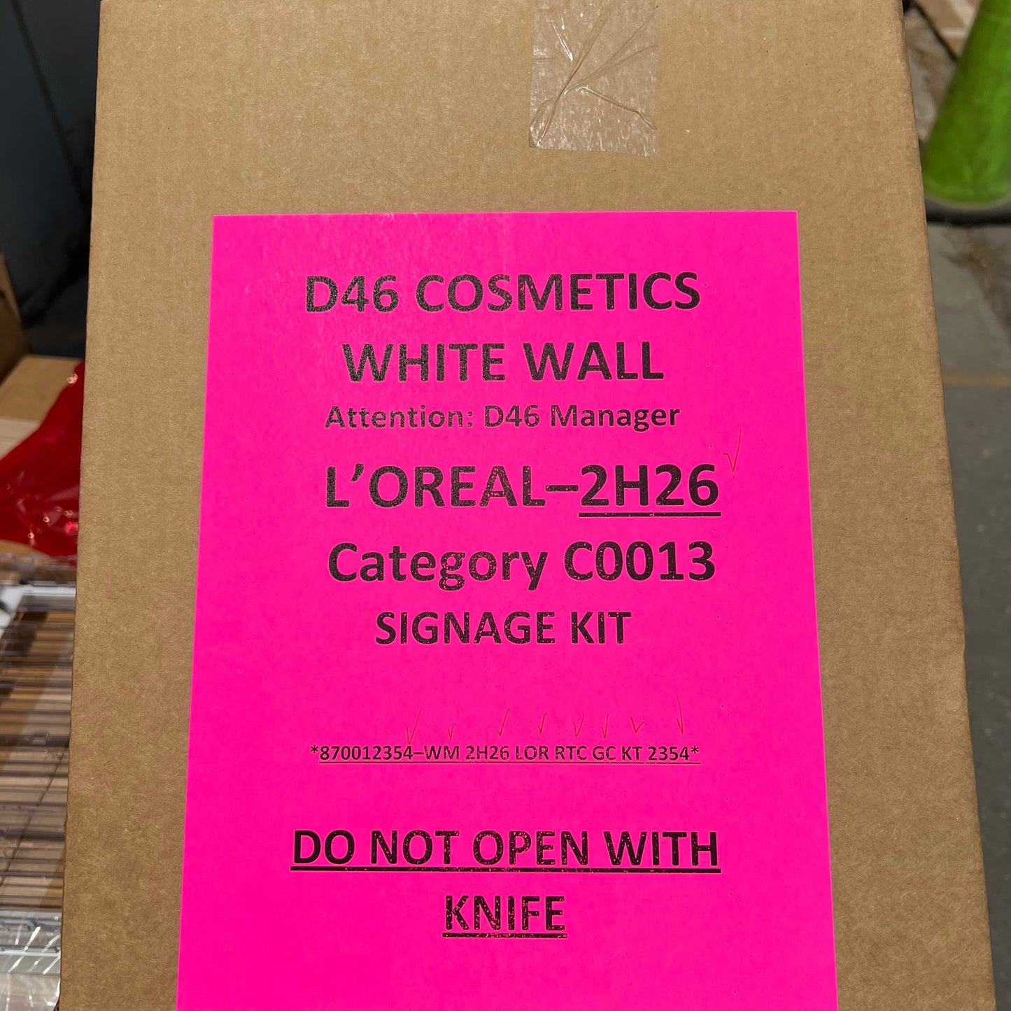 ZA@ Pallet of MIXED Assorted Makeup Displays (AS-IS)