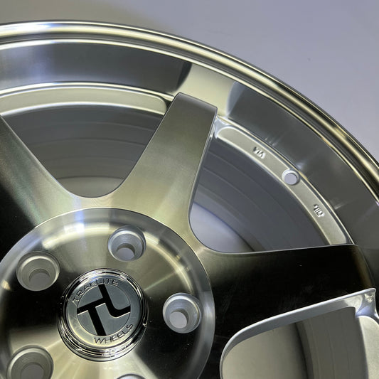TRAKLITE Alloy Wheel Remanufactured 18x8 5x114.3 ET40 73.1 Hub Silver 657 HC1473-1