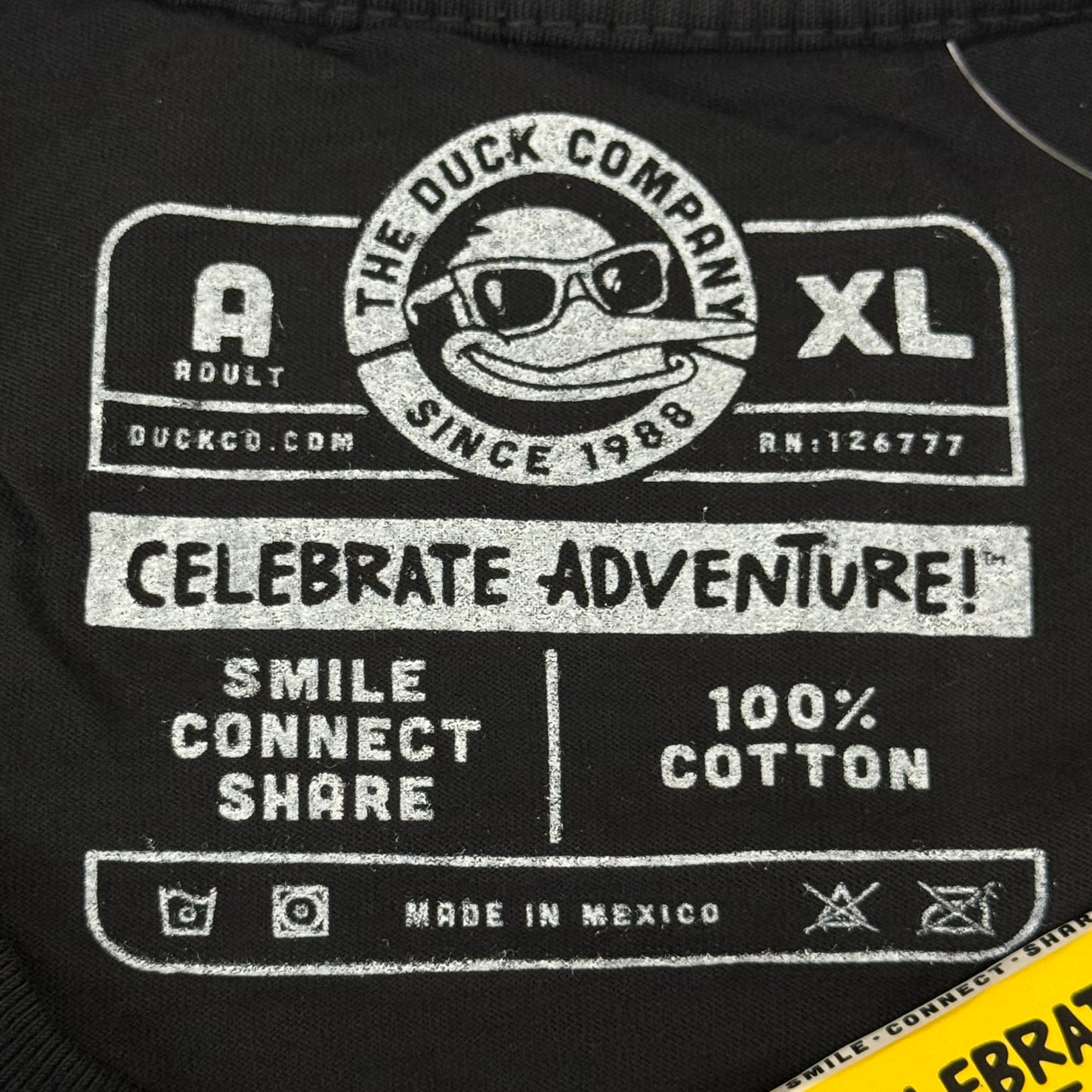 THE DUCK COMPANY Welcome To The Jungle Kalahari T-Shirt Adult X-Large Black,Blue,Yellow