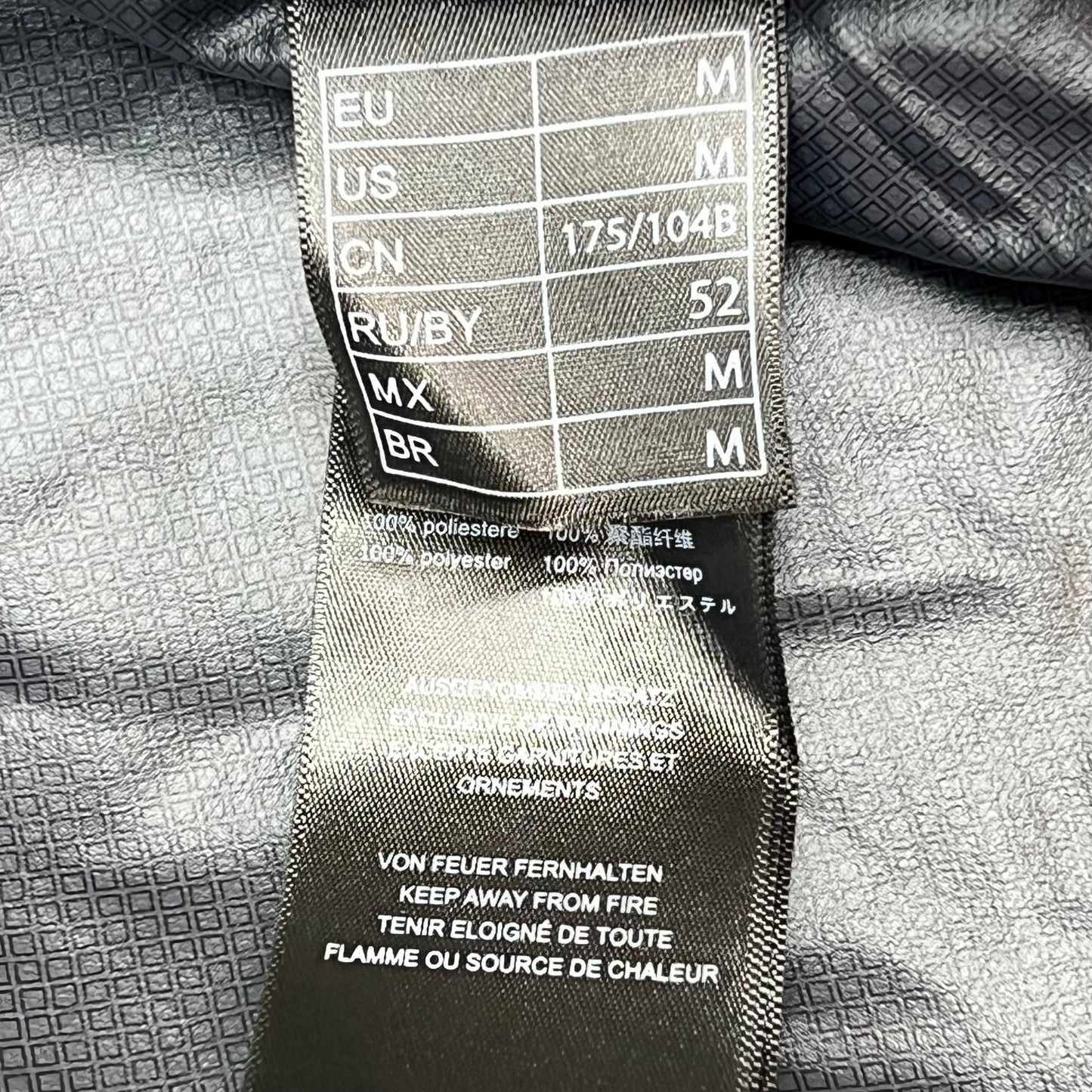 BMW Waterproof Lightweight Active Jacket Full Zip Mens Sz M Olive Scribble Print