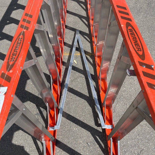 Z@ WERNER Fiberglass Twin Ladder 20 ft, 300 lbs cap Orange T7420 (Missing Support)