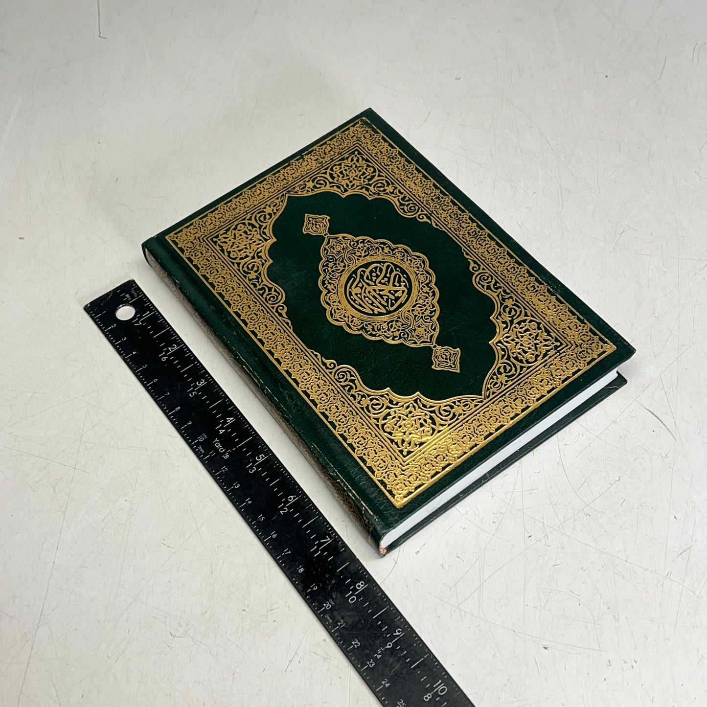 THE NOBLE QURAN Islam Text Hardcover Book W/ Ribbon Book Mark Green (New Other)