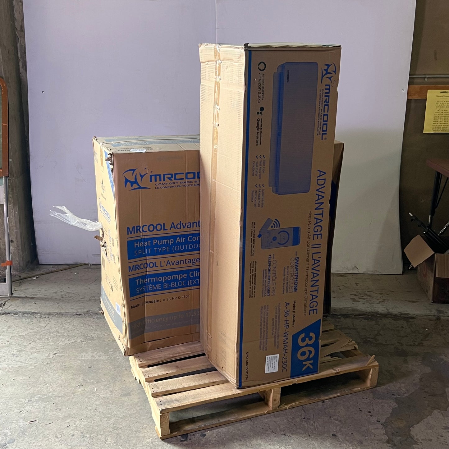 MRCOOL Heat Pump Air Conditioner 36000 BTU White A36HPWMAH230C (New Other, Aesthetic Damage)