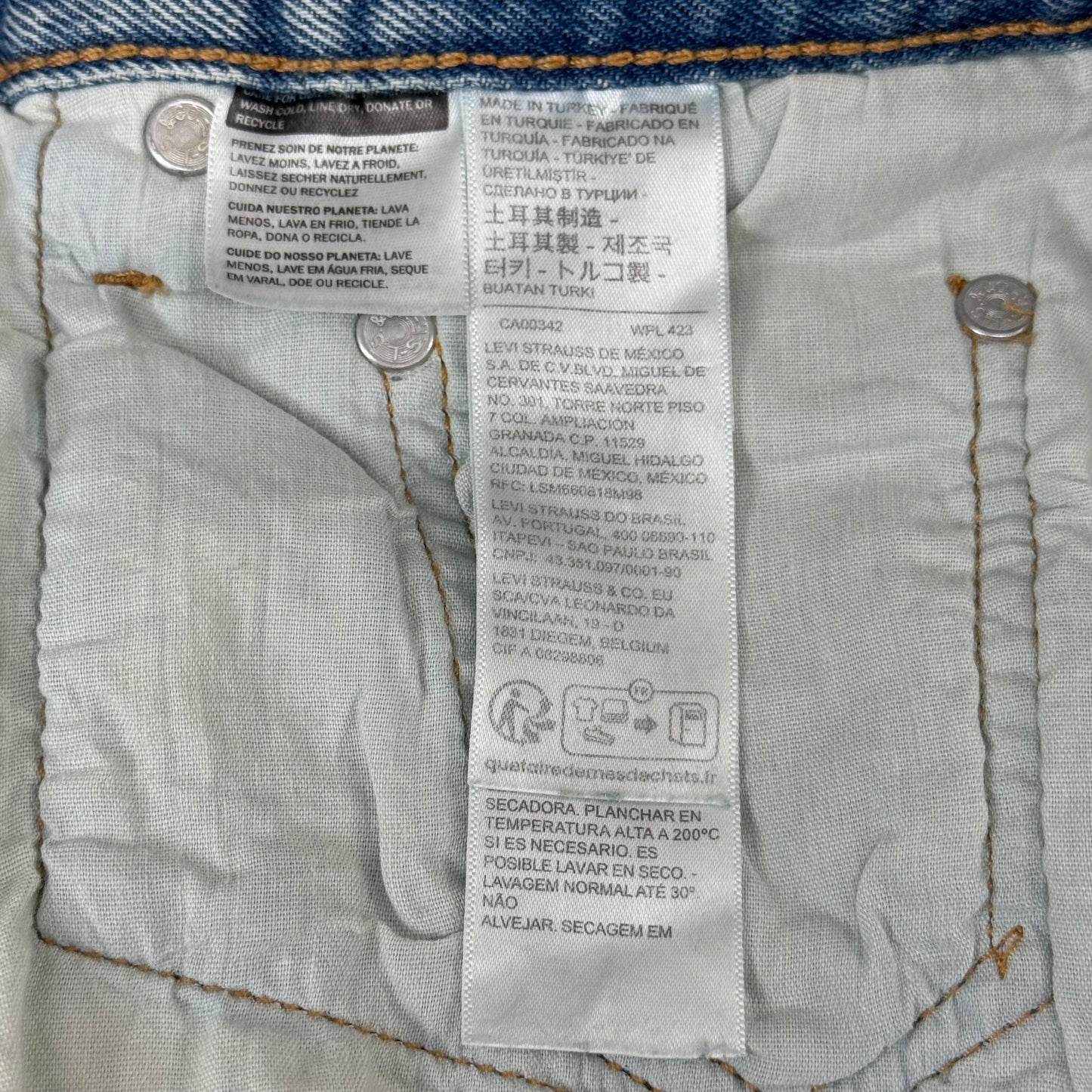 LEVIS 501 Original Fit High Rise Shorts Women's Sz 28 Vague Finish Medium Wash