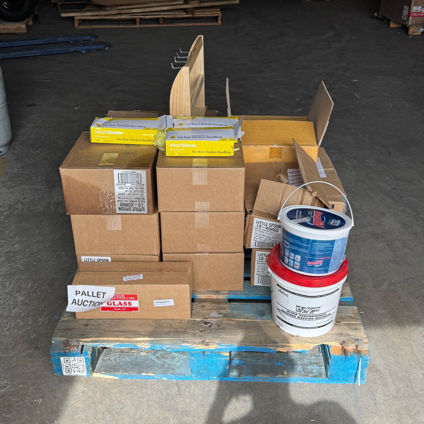 ZA@ Pallet of MIXED Chamomile, Distillery Gin, Rubber Bands, Moisture Absorber, Etc… (AS-IS)