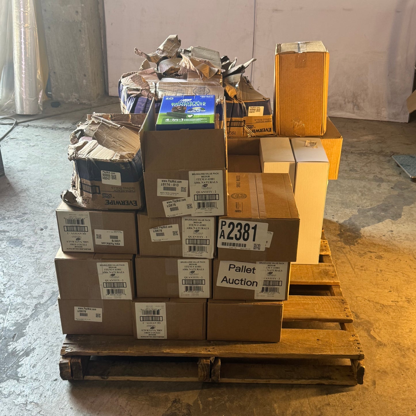 ZA@ Pallet of Dental Chew, Pipette Tips Sterilized Fits, Rollix Hotchile, Wiping Rolls (AS-IS)