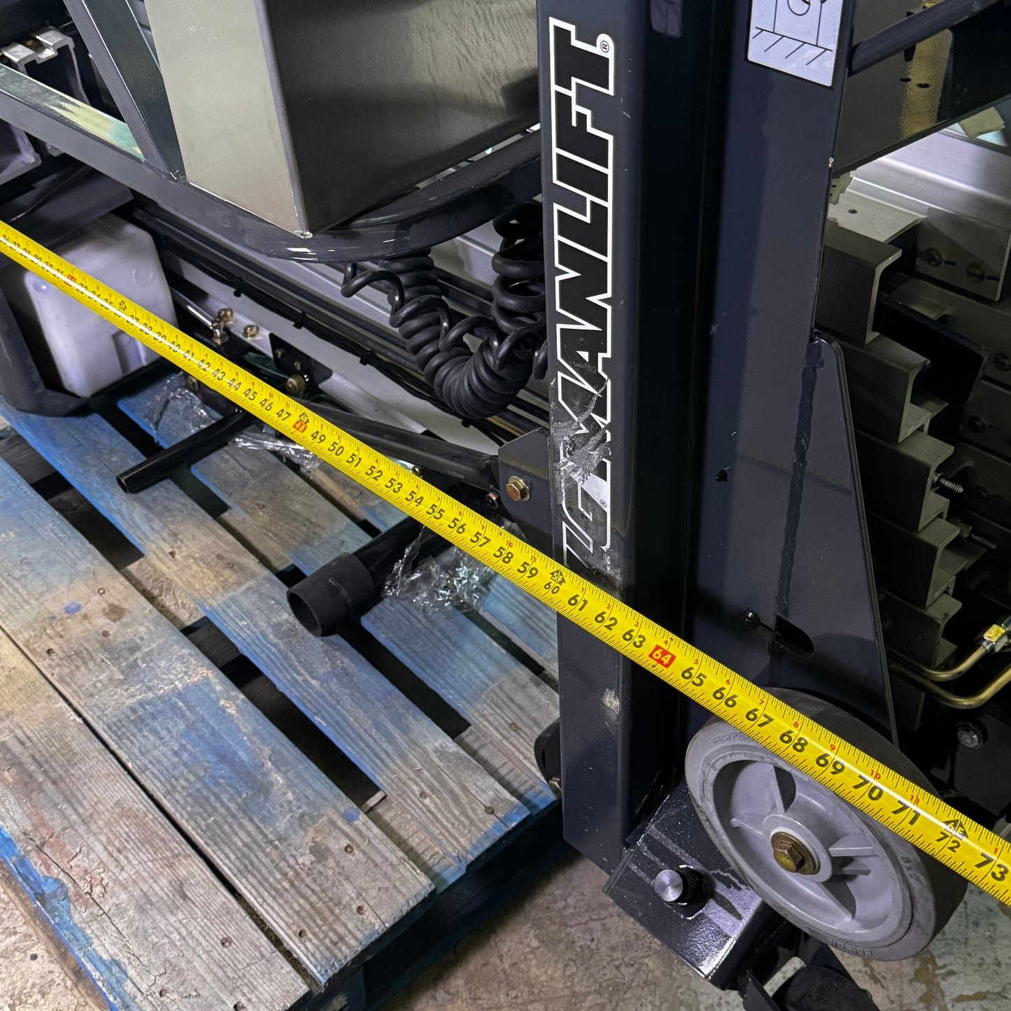 JLG Powered Portable Lift Max 352 Lbs 72"H x 50"W Grey NMB-001