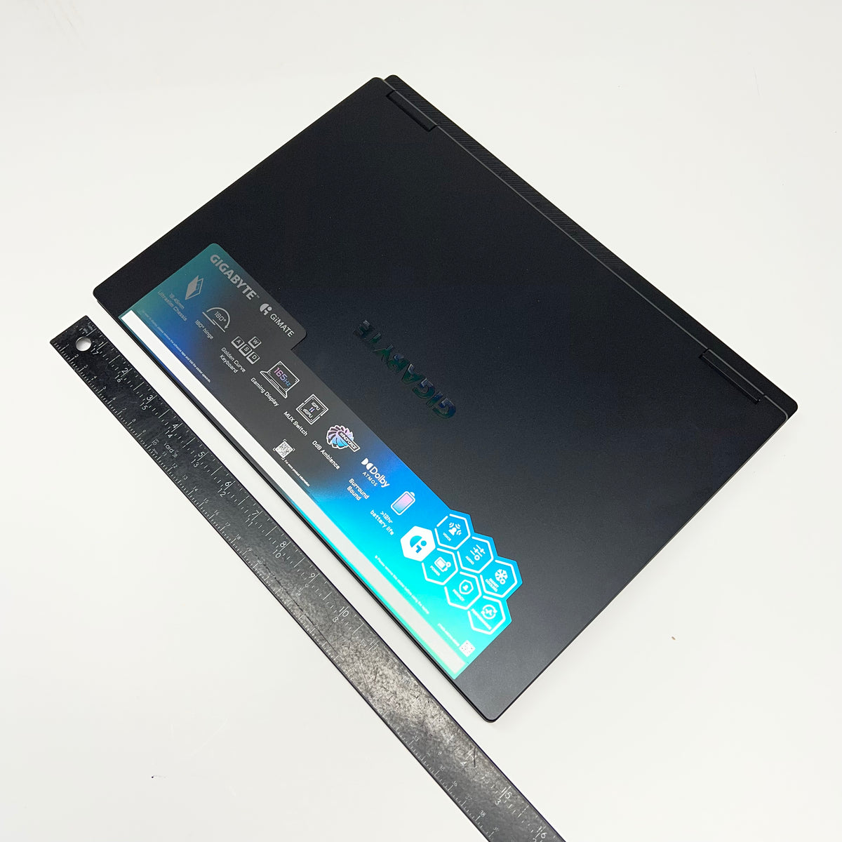 GIGABYTE Gaming A16 2gb Ddr5 Ram 1920x1200 (wuxga) 16" 1TB SSD 165Hz BLK Steel