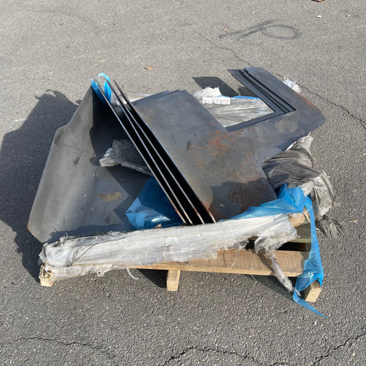 ZA@ Pallet of MIXED Steel Plate Side 38”x39” (AS-IS)