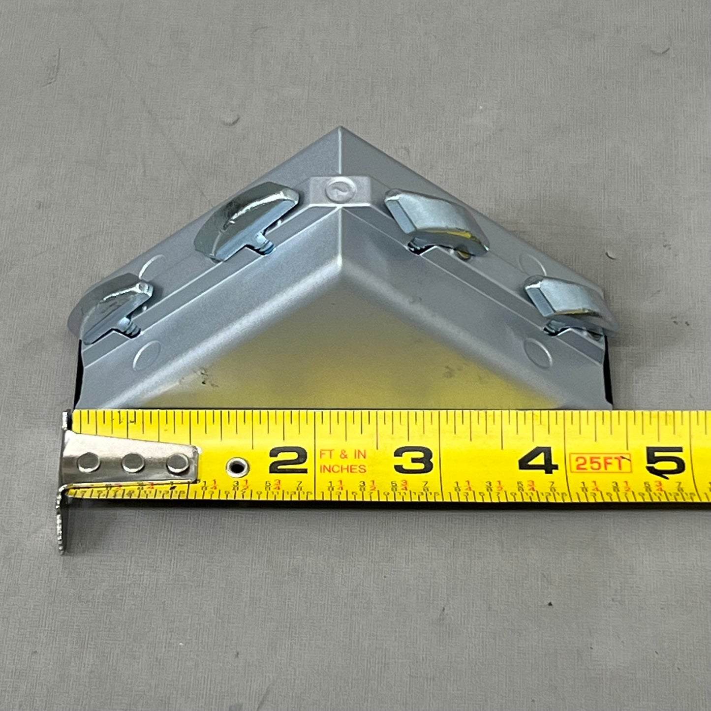 ALU CONNECTION Pre-Assembled Magnet W/ Rhombus Screw Slot 8 80mm Chrome/Black 146831