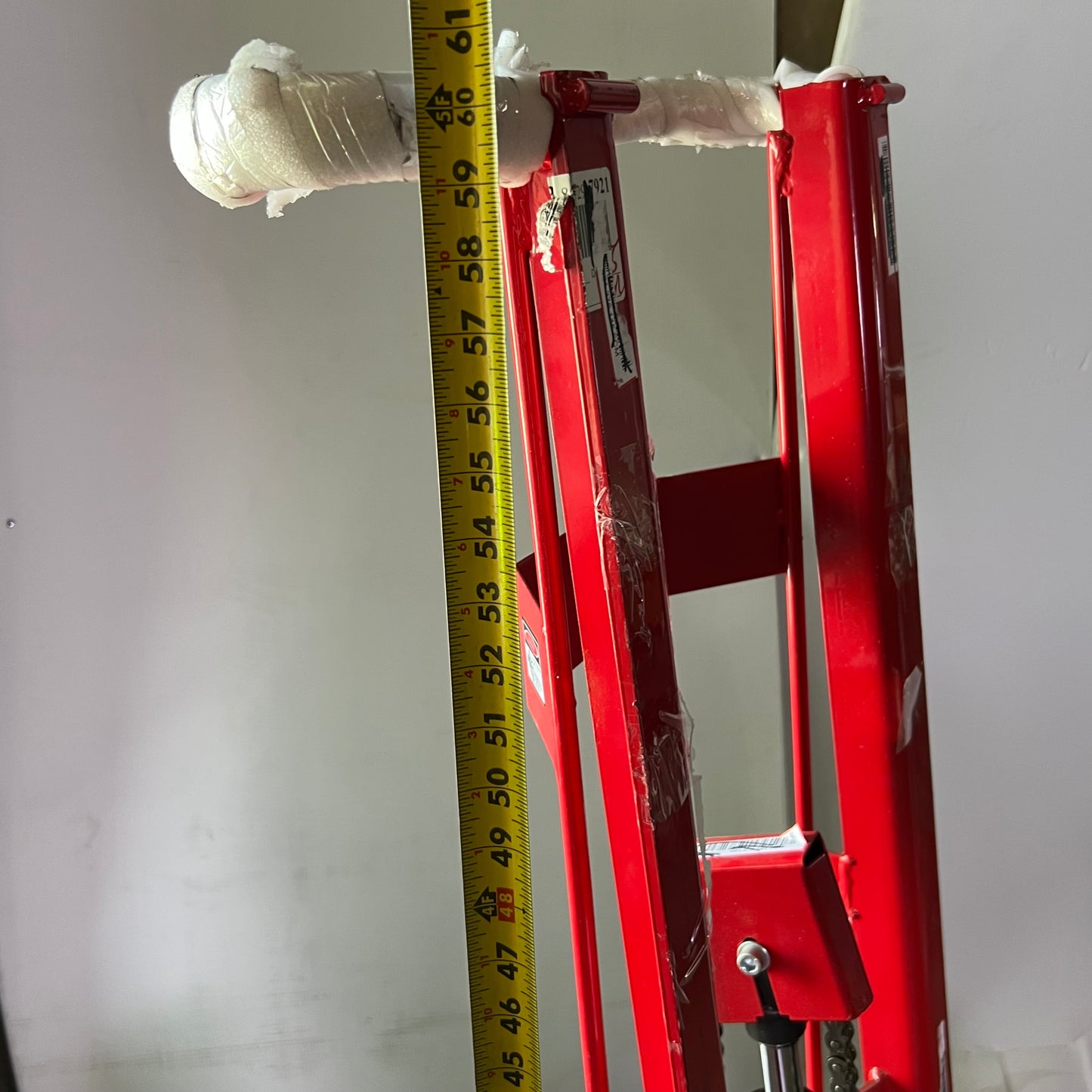 DAYTON Hydraulic Platform Lifter 750 lb Load Capacity, Red 2MPU6