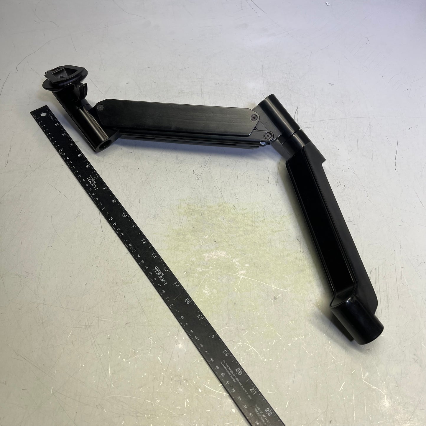 ZA@ CHEIF Monitor Arm Mount Fits 10-32" Screens 15lb Per Screen DMA2B (No Hardware) Arms Don't Close