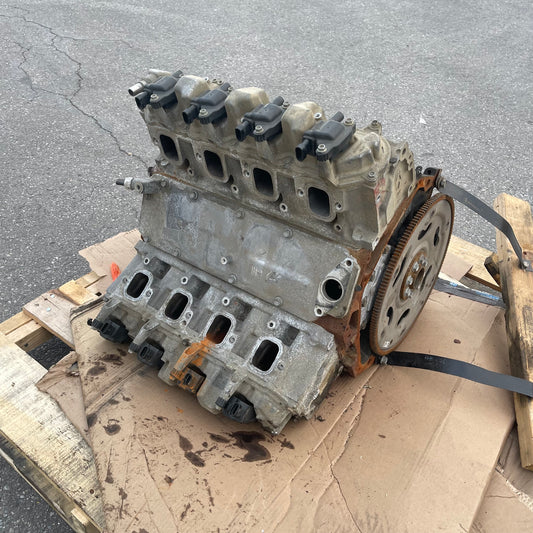 ZA@ Pallet of MIXED V8 Automotive Engine Assembly (AS-IS)