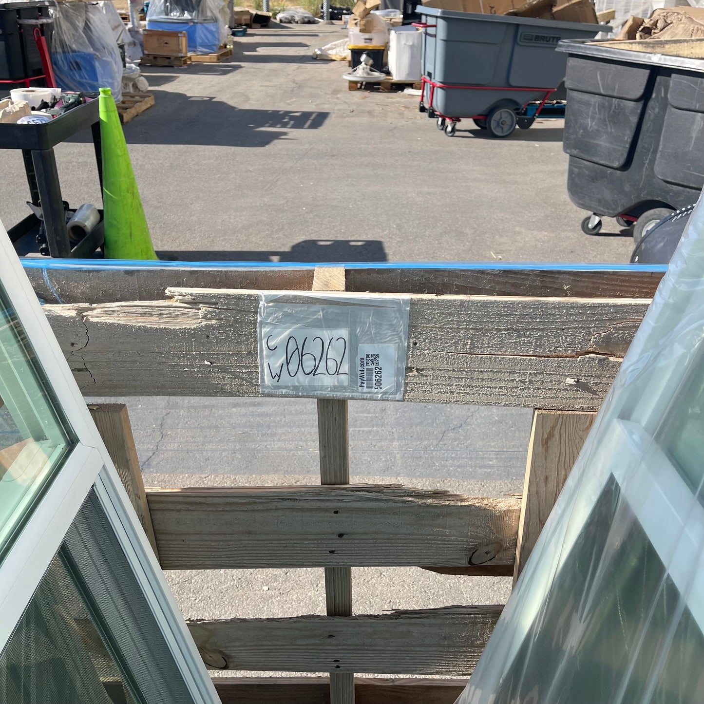 Z@ JELD-WEN Sliding Window w/ Screen 60”x48” VSH-7085V (New)