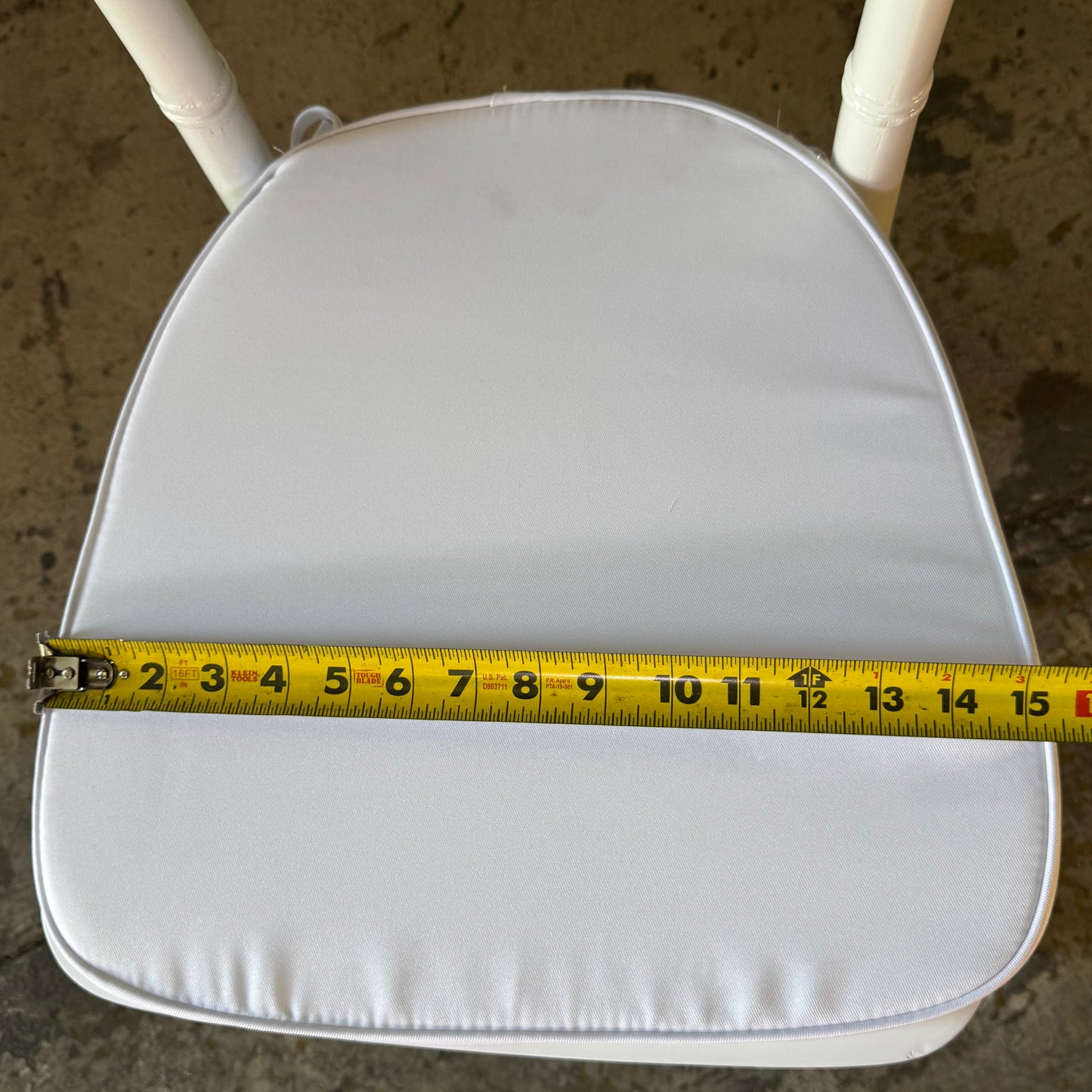 HERCULES PREMIUM Chiavari Silver Resin Stackable Chair 15"W x 16"L x 36"H White (New Other, It's a little dirty)