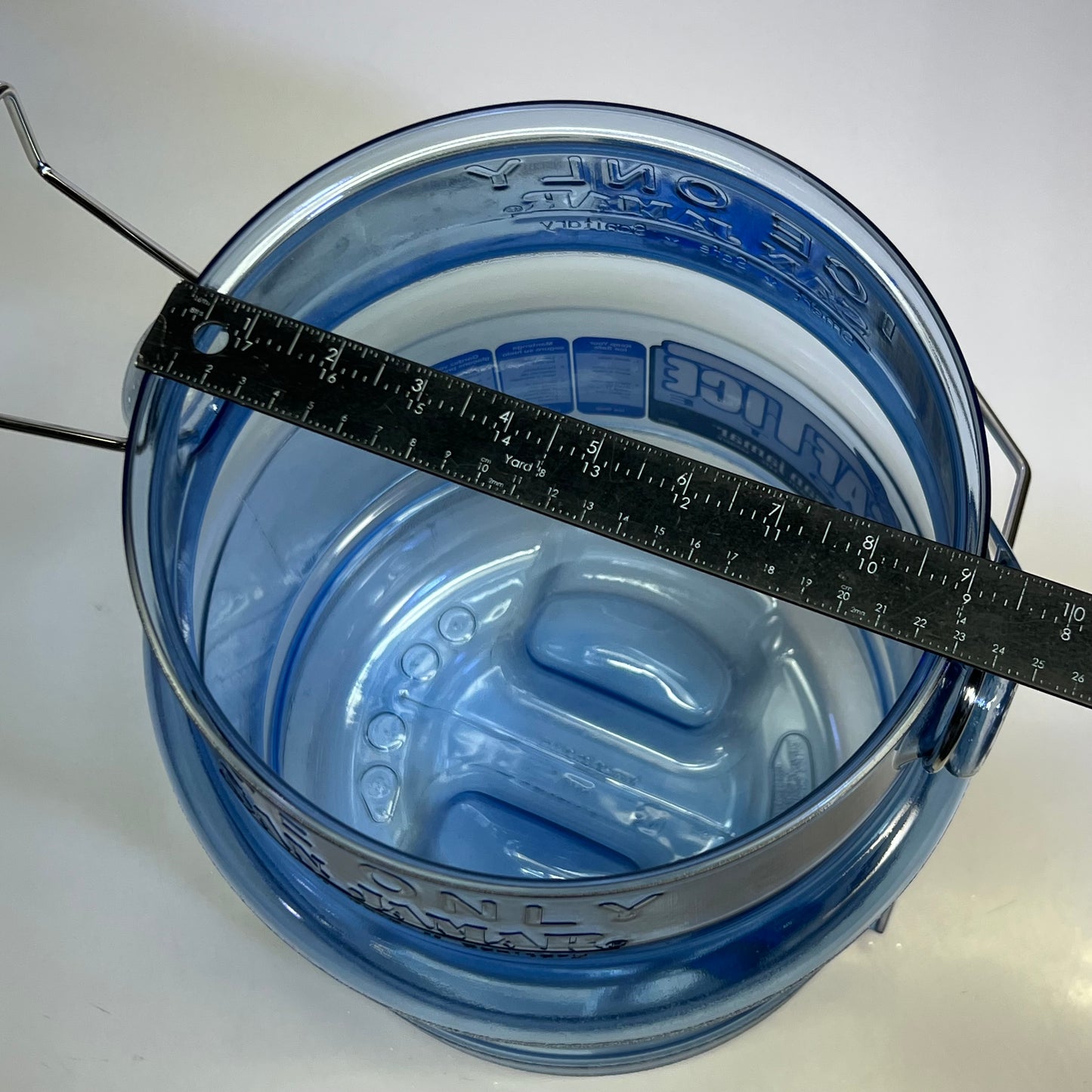 SAFTICE TOTE San Jamar Sanitary Tote to Transport Ice 5 Gal. SI6100